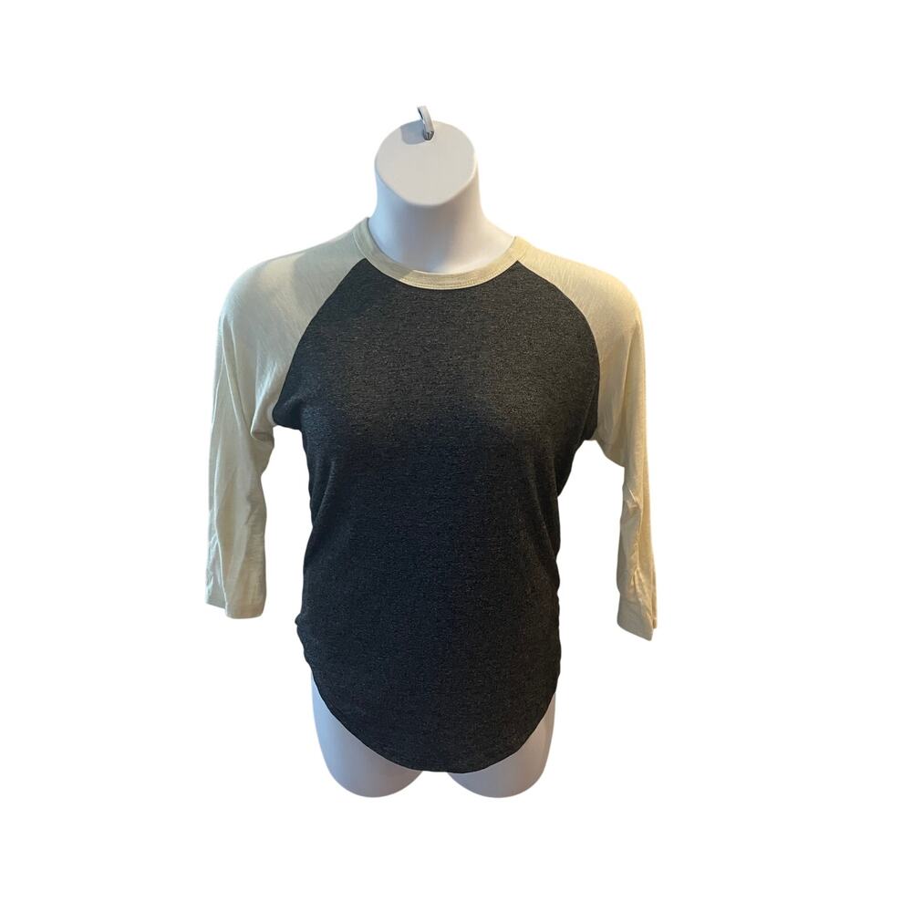 LULAROE, SIZE M, BASEBALL STYLE SHIRT, GRAY AND LT GRAY